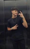 674897420: Chico busca chica en Barcelona