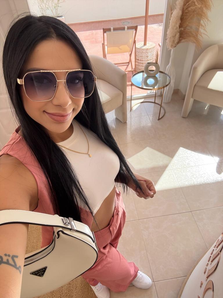 Chica busca chico en Ibiza: 