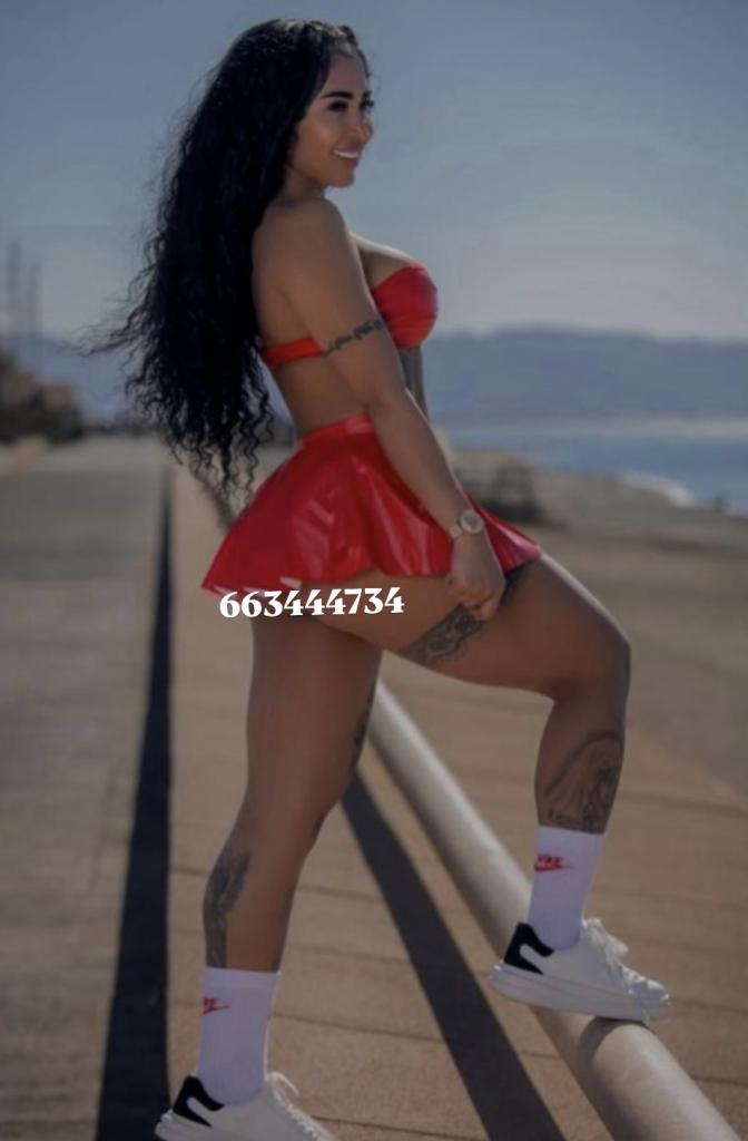 Chica busca chico en Almería: Chica busca chico