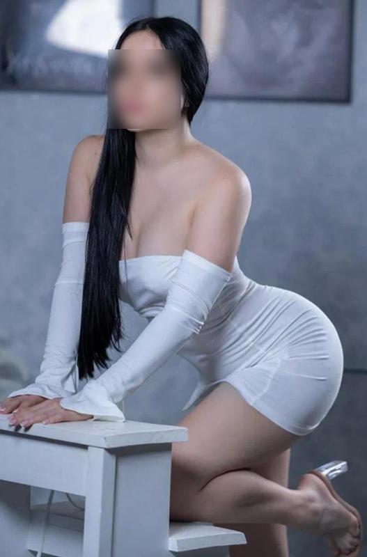 614617268: Chica busca chico en Barcelona