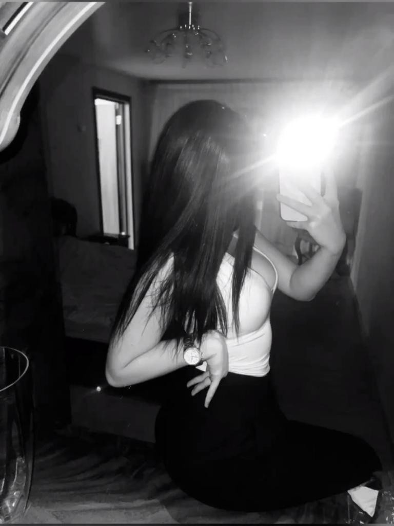 607414787: Chica busca chico en Granada