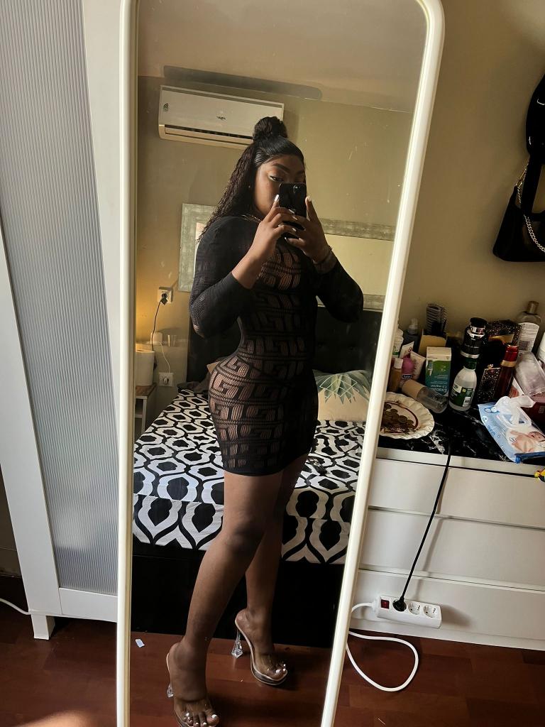 Chica busca chico en Ibiza: Chica busca chico