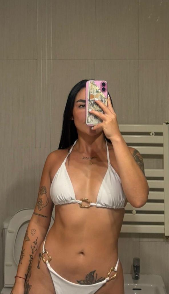 Chica busca chico en Málaga: Chica busca chico