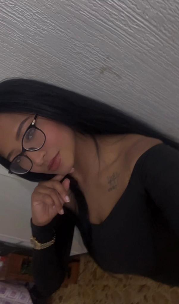 Chica busca chico en Granada: 