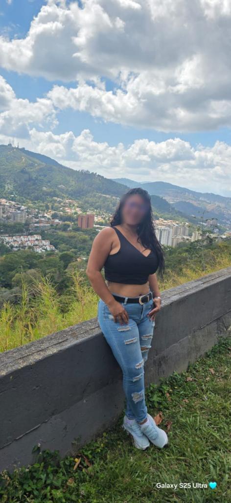 641936560: Chica busca chico en Gerona