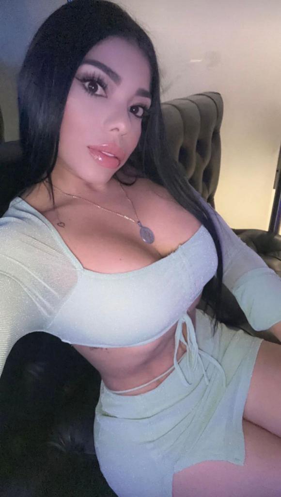 677375064: Chica busca chico en Barcelona