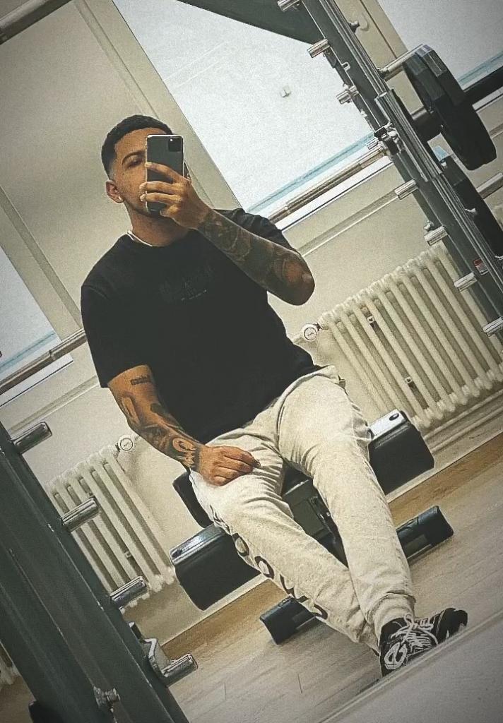 Chico busca chica en Menorca: 