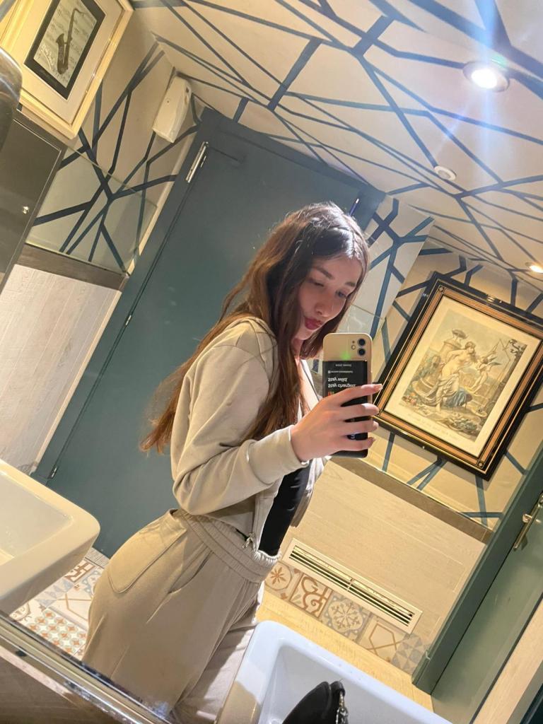 Chica busca chico en Ibiza: 