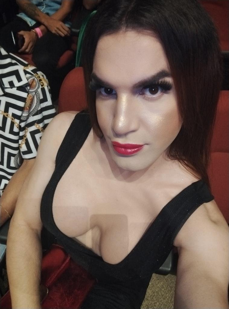 693257599: Transexual en Tarragona