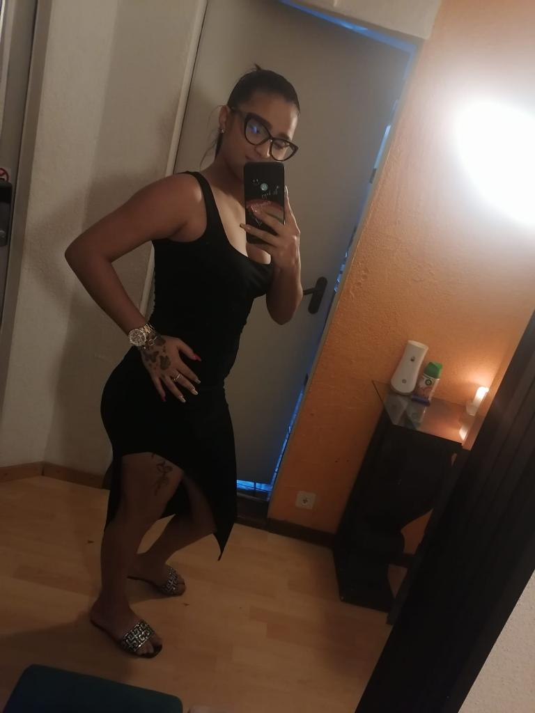 670345616: Chica busca chico en Valencia