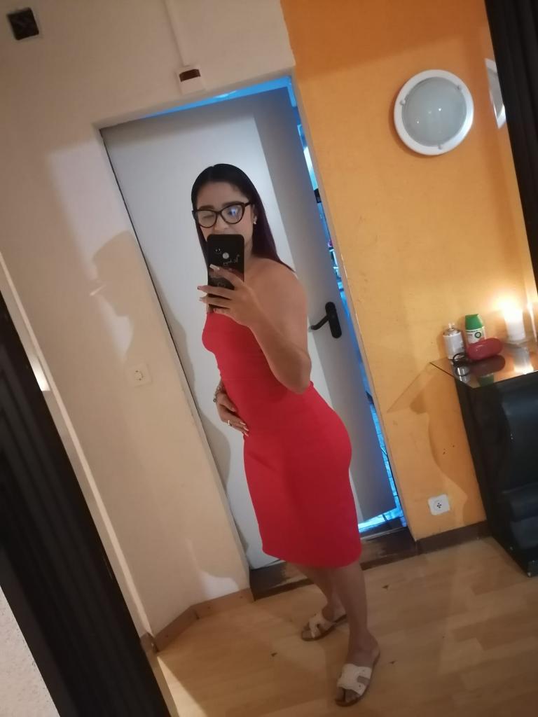 670345616: Chica busca chico en Valencia