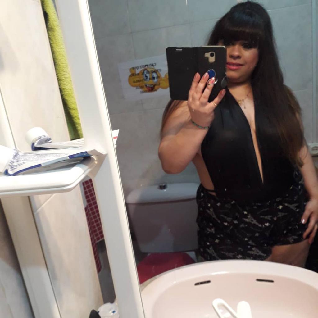 Chica busca chico en Almería: 