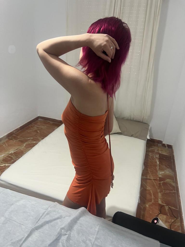 Chica busca chico en Almería: 