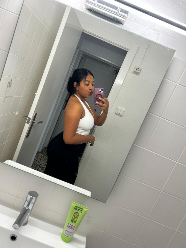 653068613: Chica busca chico en Almería