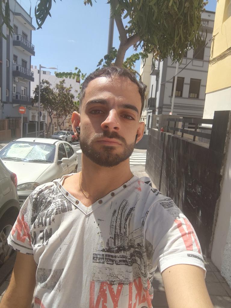 Chico busca chica en Tenerife: 