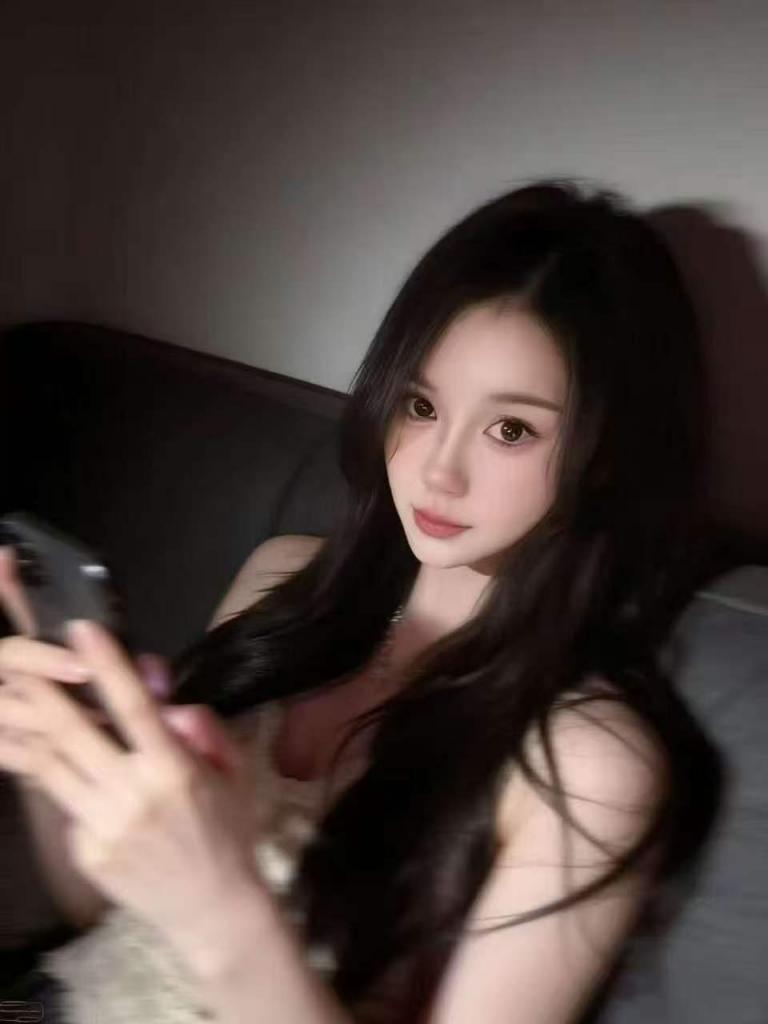 624744945: Chica busca chico en Valencia