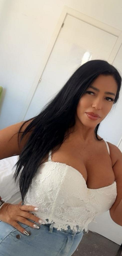 692385780: Chica busca chico en Alicante