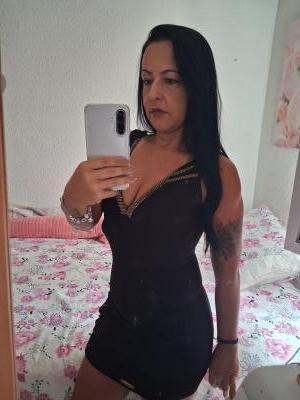 631450211: Chica busca chico en Barcelona