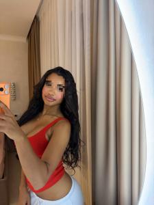 634304085: Chica busca chico en La Coruña