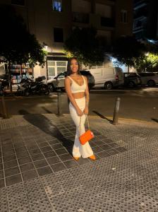 604303687: Chica busca chico en Valencia