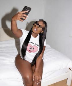 613960349: Chica busca chico en Cádiz