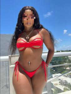 613960349: Chica busca chico en Cádiz