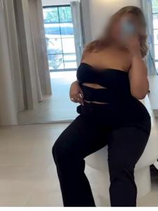 641544038: Chica busca chico en Sevilla
