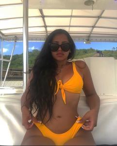 643954366: Chica busca chico en Madrid