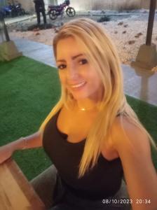 634246892: Chica busca chico en Valencia