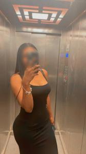 686503165: Chica busca chico en La Coruña