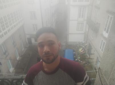 627935668: Chico busca chica en La Coruña