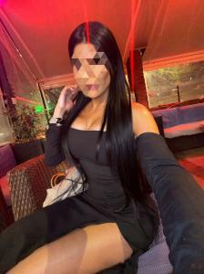 613347455: Chica busca chico en Ibiza