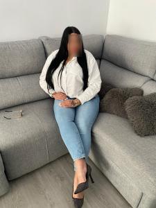663069700: Chica busca chico en Málaga