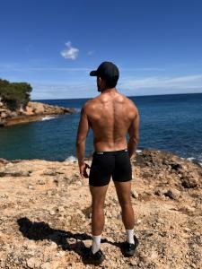 627730526: Chico busca chica en Barcelona