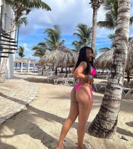 631155448: Chica busca chico en Lérida