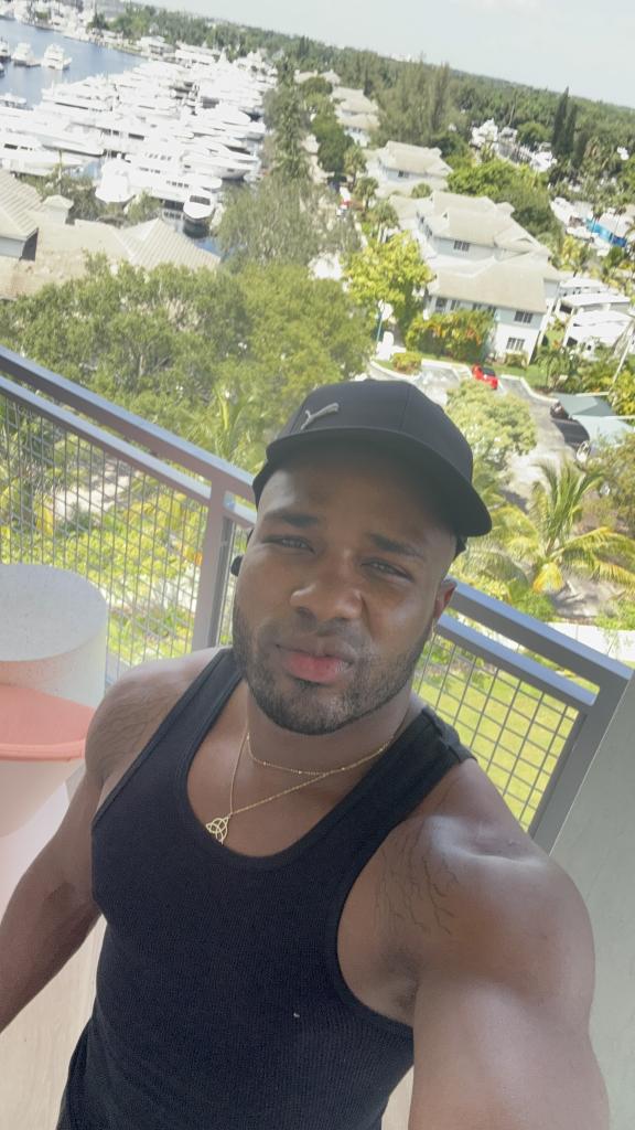 624721210: Chico busca chica en Madrid