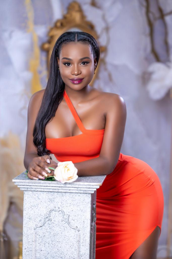 613756770: Chica busca chico en Ibiza