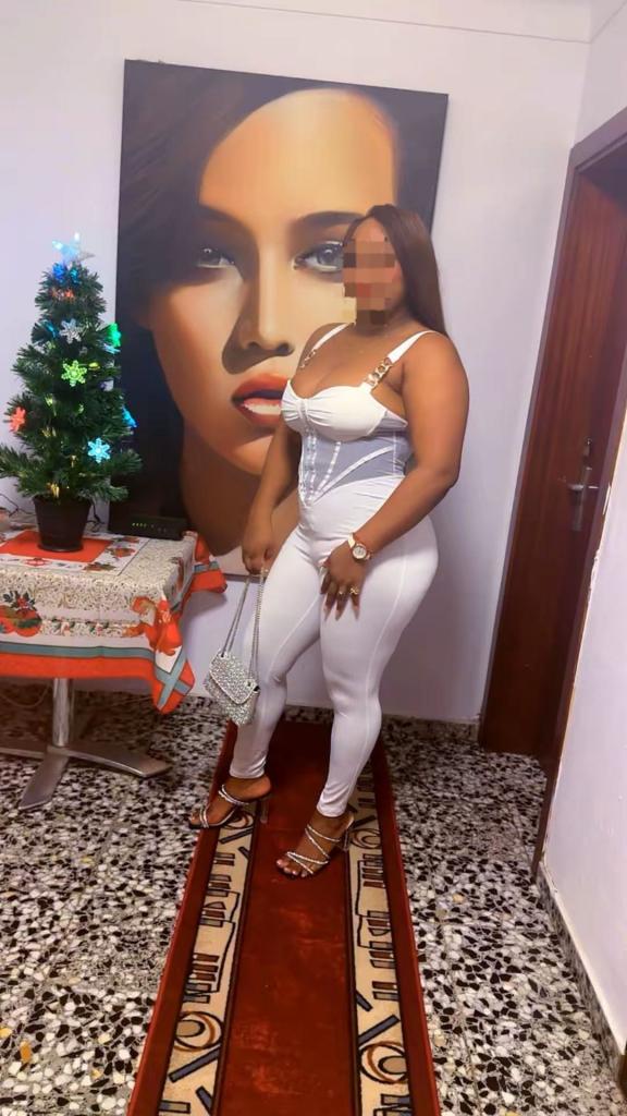 613707989: Chica busca chico en Ibiza