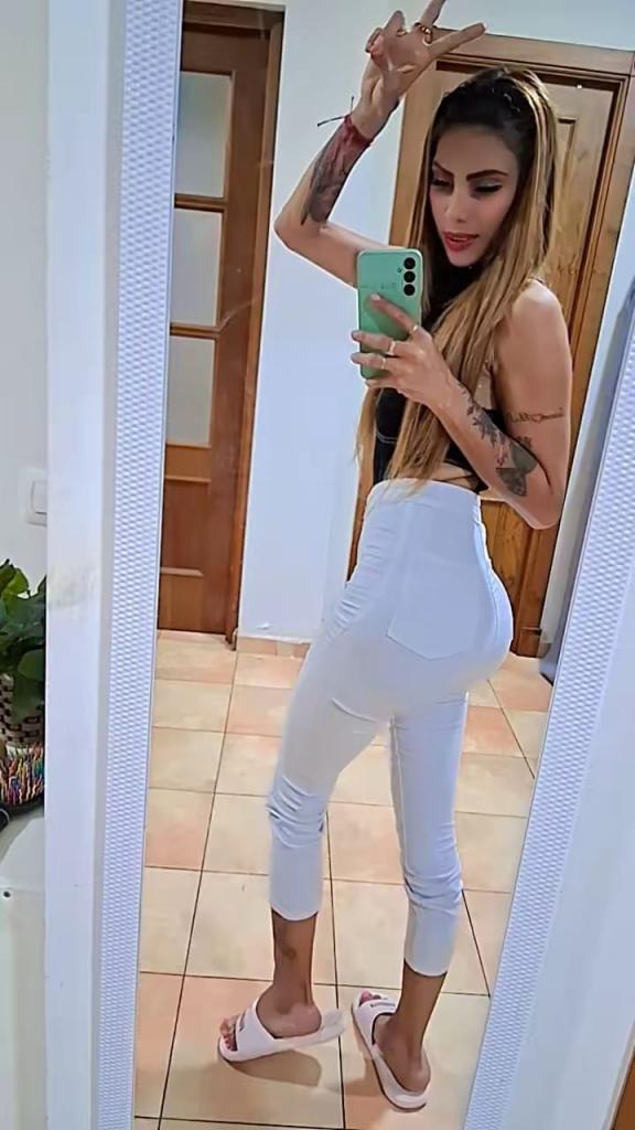 Chica busca chico en Cádiz: 