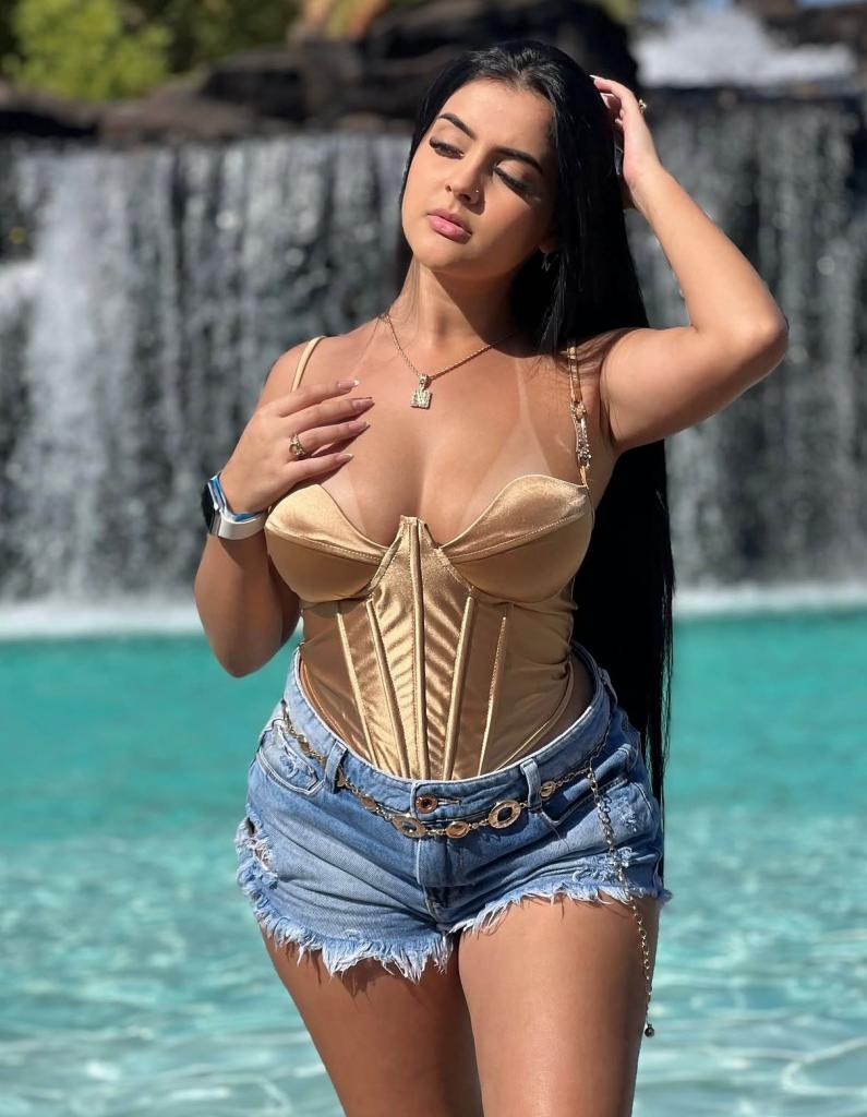 Chica busca chico en Cádiz: 