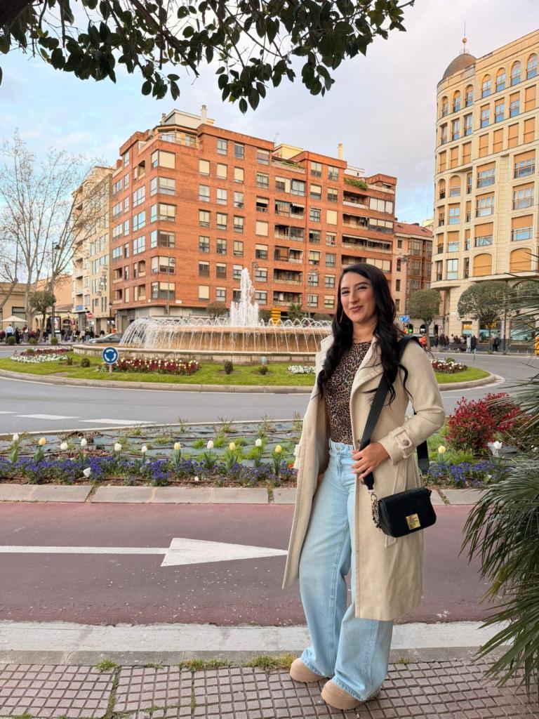 631923508: Chica busca chico en Cantabria