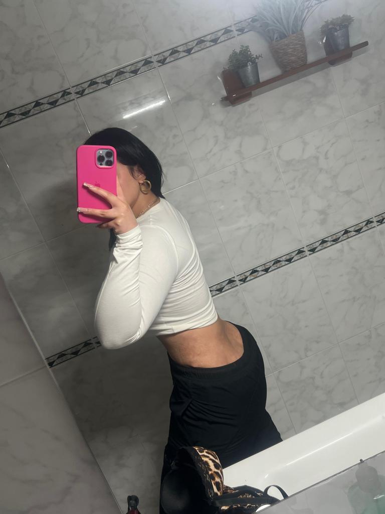 Chica busca chico en Valencia: Chica busca chico