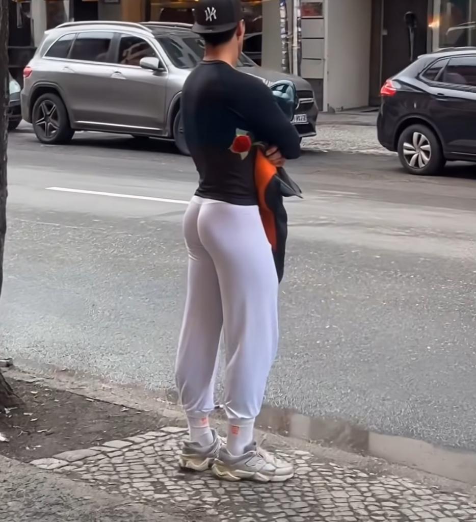 604217104: Chico busca chica en Madrid