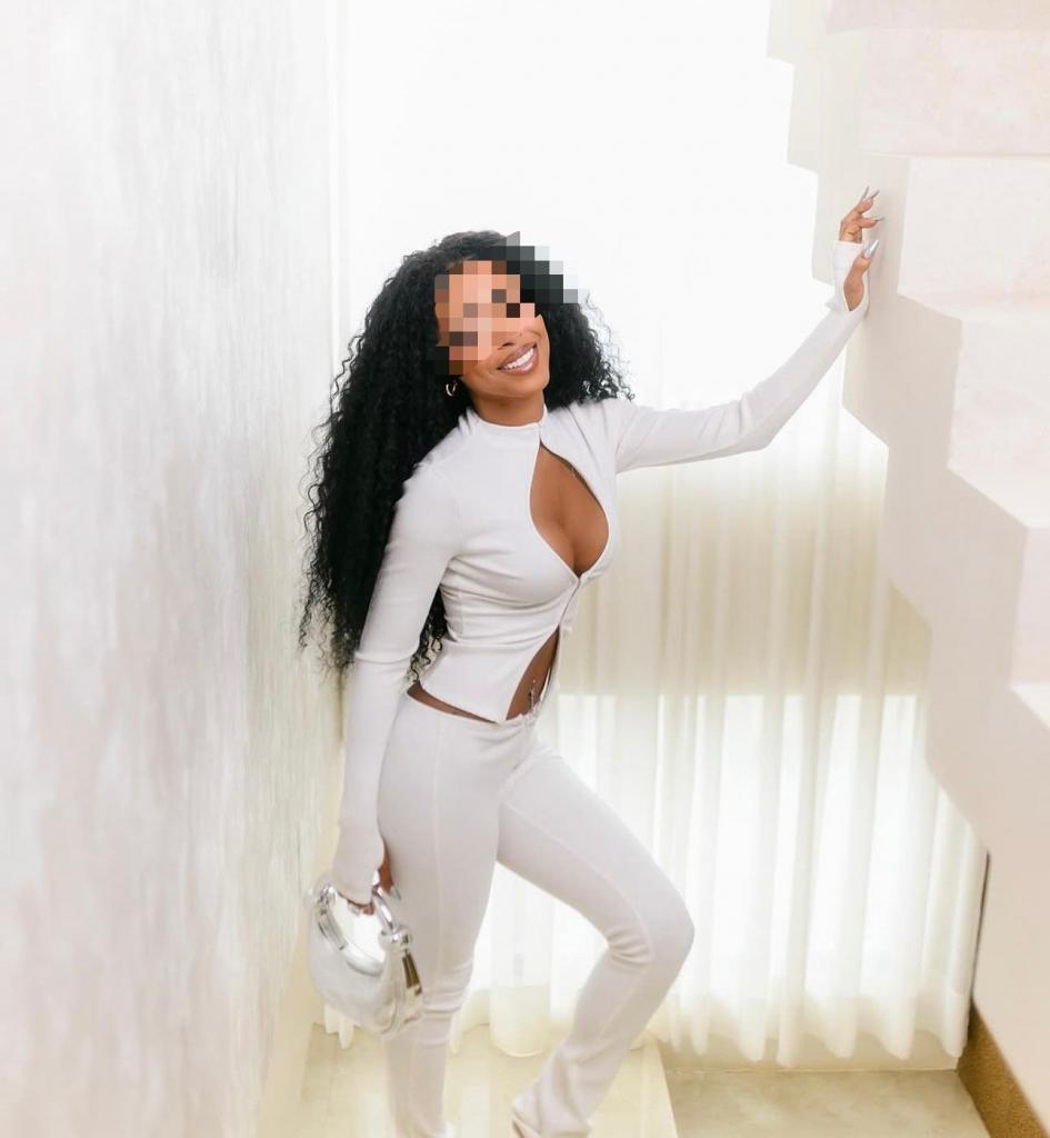 Chica busca chico en Cádiz: 