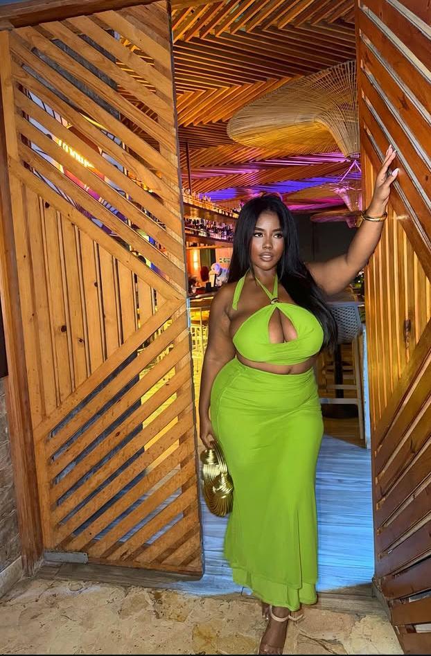 671652792: Chica busca chico en Málaga