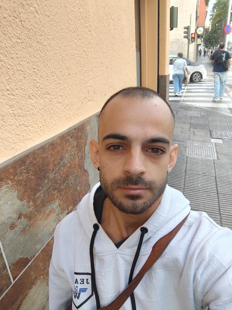 Chico busca chica en Tenerife: 