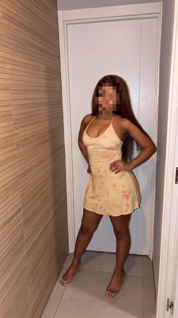 671299028: Chica busca chico en Barcelona