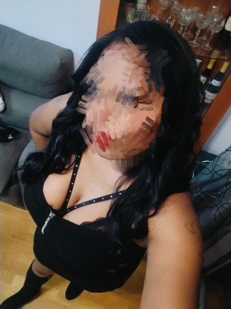 647488308: Chica busca chico en Barcelona