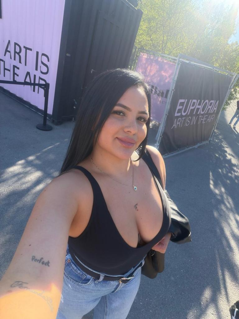 Chica busca chico en Almería: 