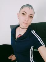 644441551: Chica busca chico en Barcelona